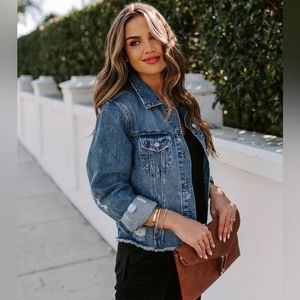 NWT Vici Collection Vervet Distressed Cropped Denim Jacket Womens Sz Small